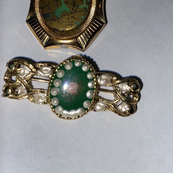 3/$30 vintage Gold Tone Brooches - Picture 3 of 7